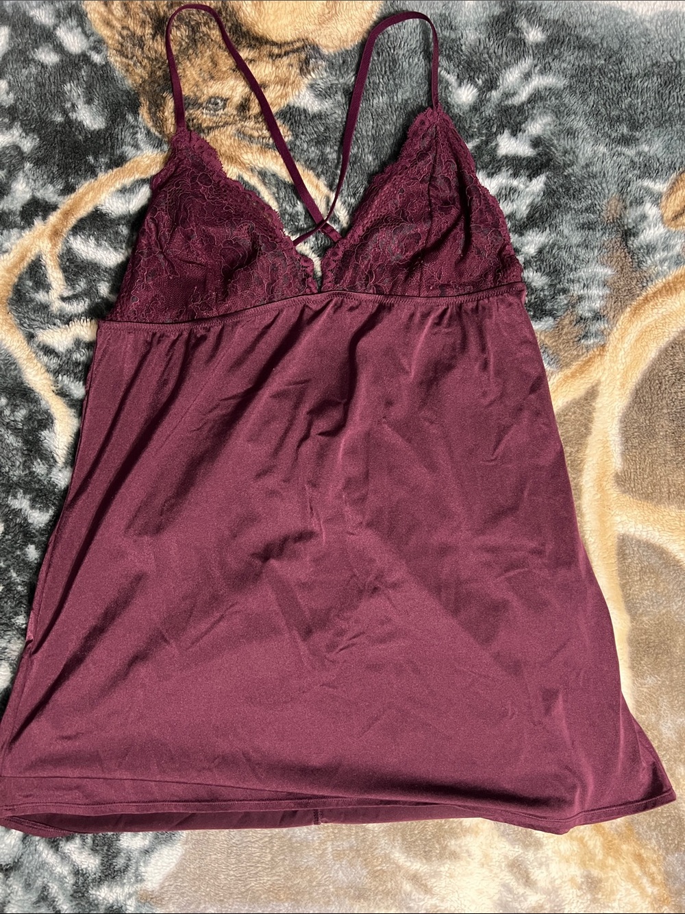 La SENZA Wine Lace-Trim Chemise